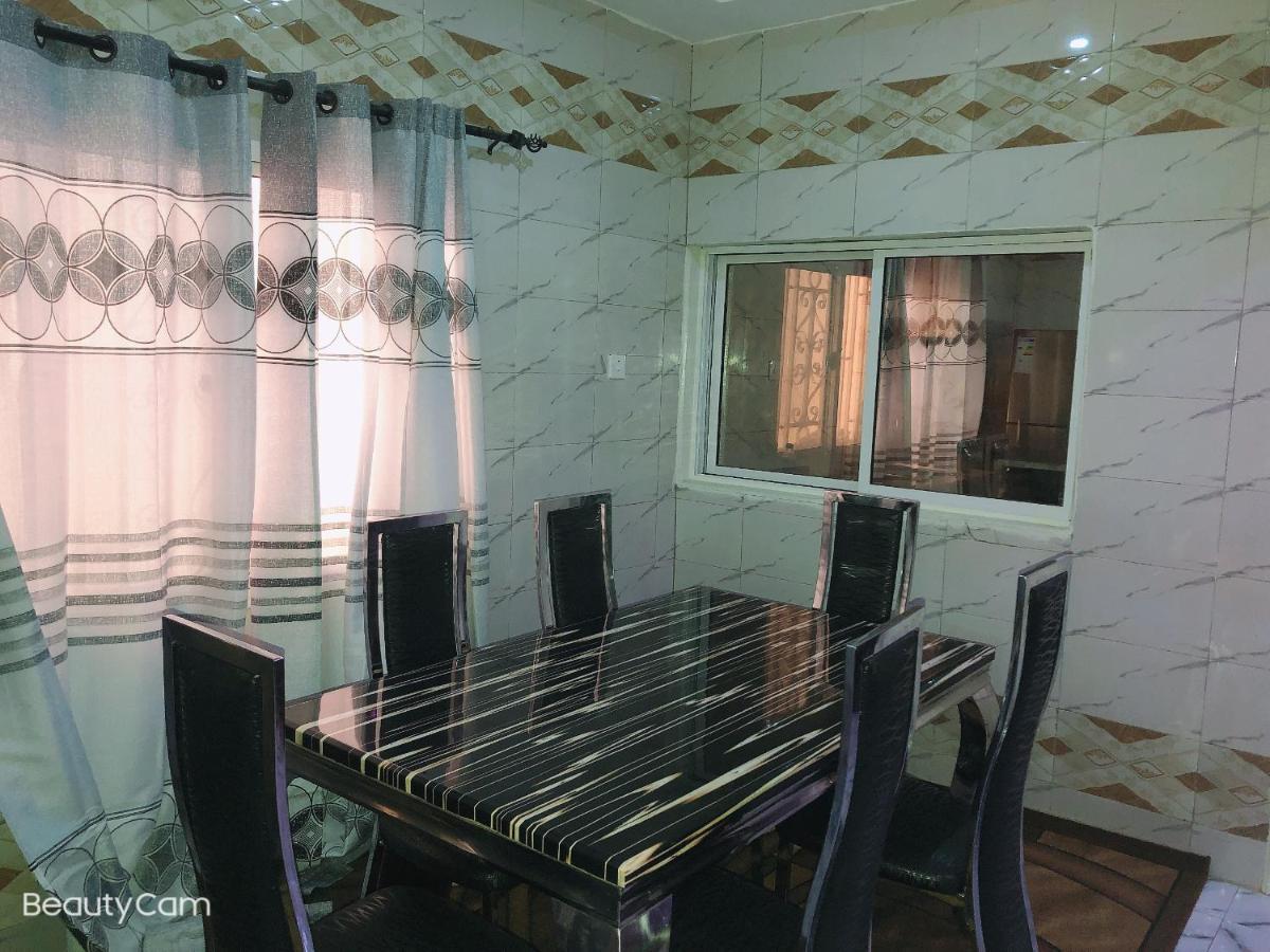 Abuko Awamuulamin Manneh Guest House מראה חיצוני תמונה