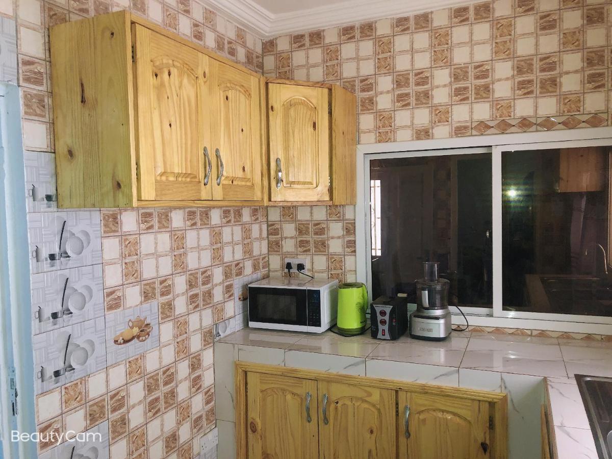 Abuko Awamuulamin Manneh Guest House מראה חיצוני תמונה